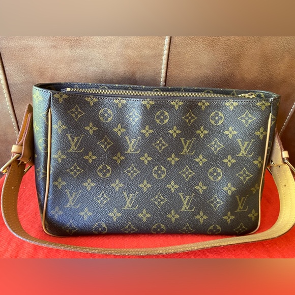 Authentic Louis Vuitton Viva Cite GM in monogram - Picture 3 of 11